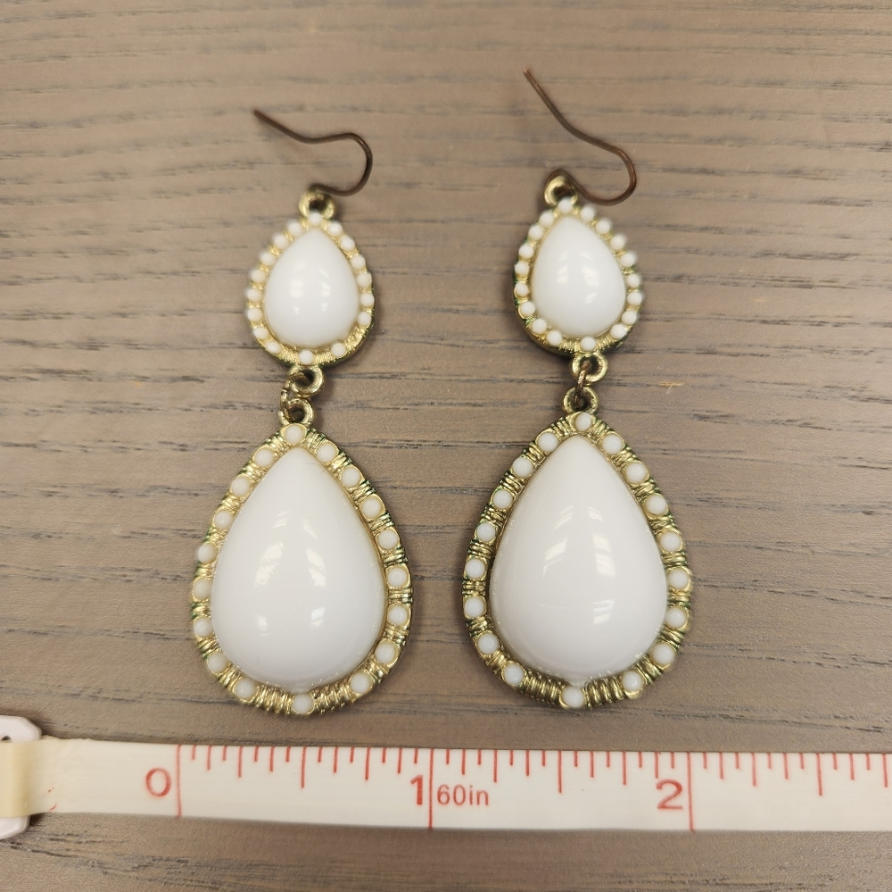 White and gold teardrop dangle earrings
